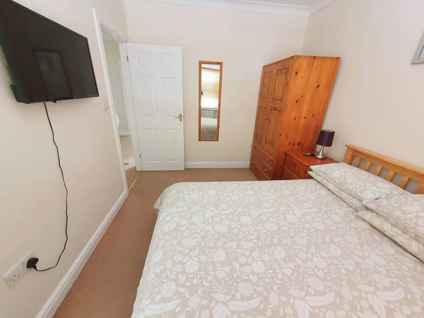 2-bedroom House Near Town With Superfast Wi-fi