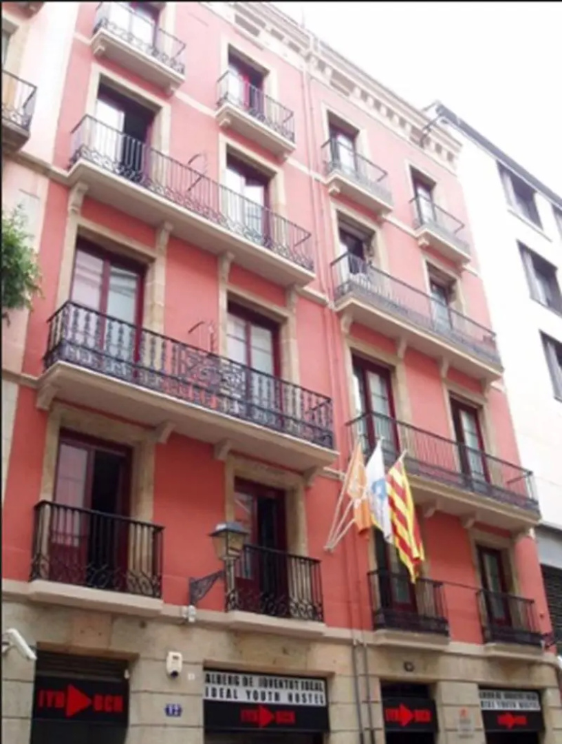 Ideal Youth Hostel