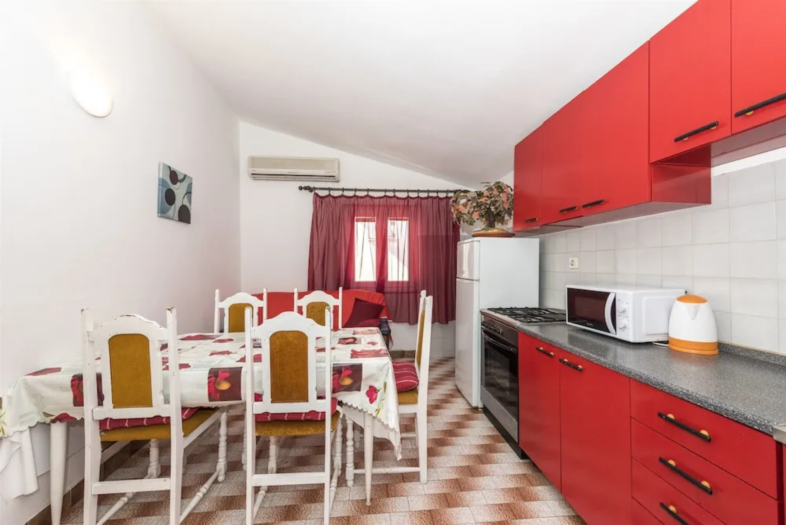 Apartments and Rooms Dragica