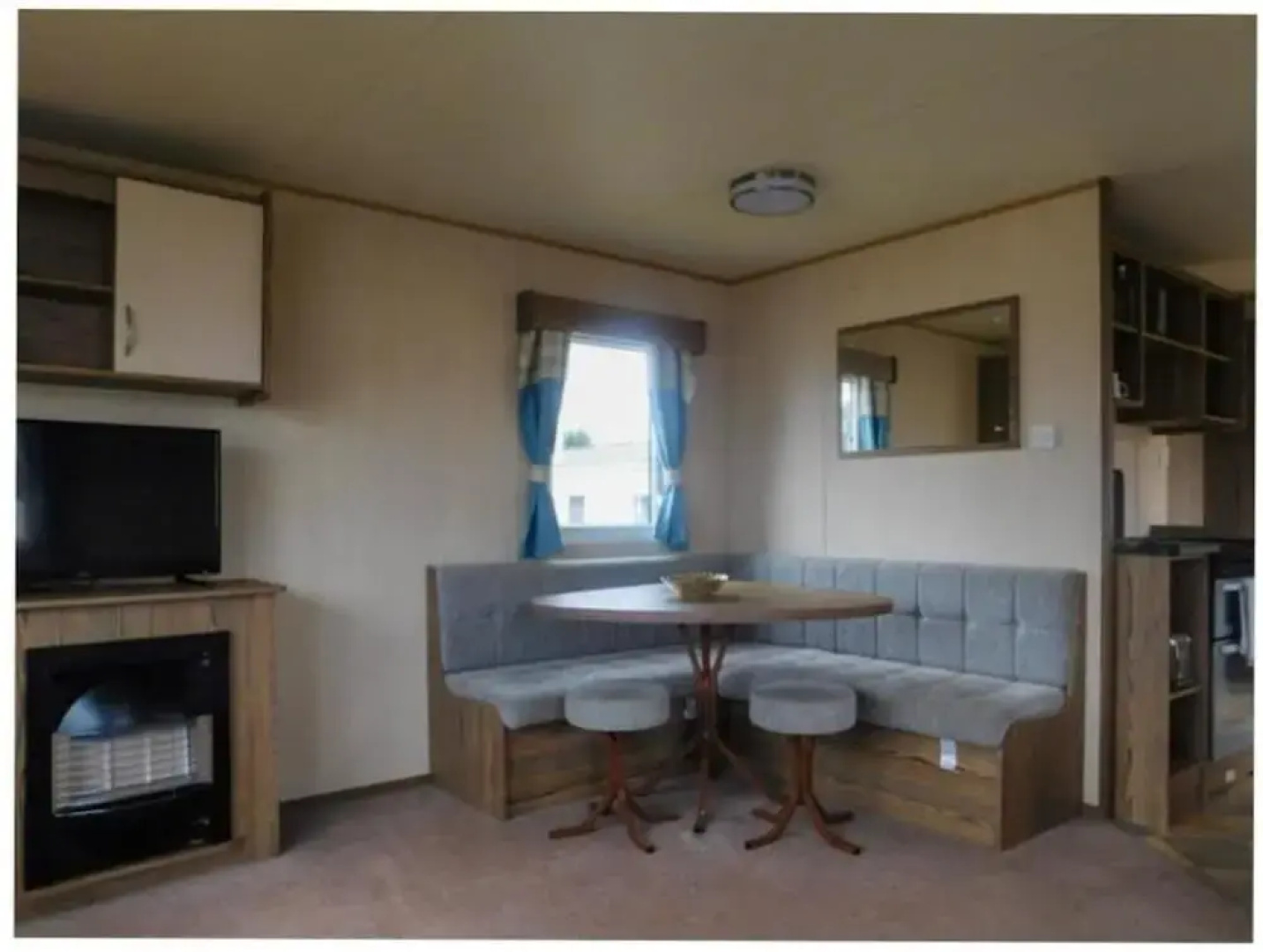 Lynch Lane Lodge - Relax in Weymouth