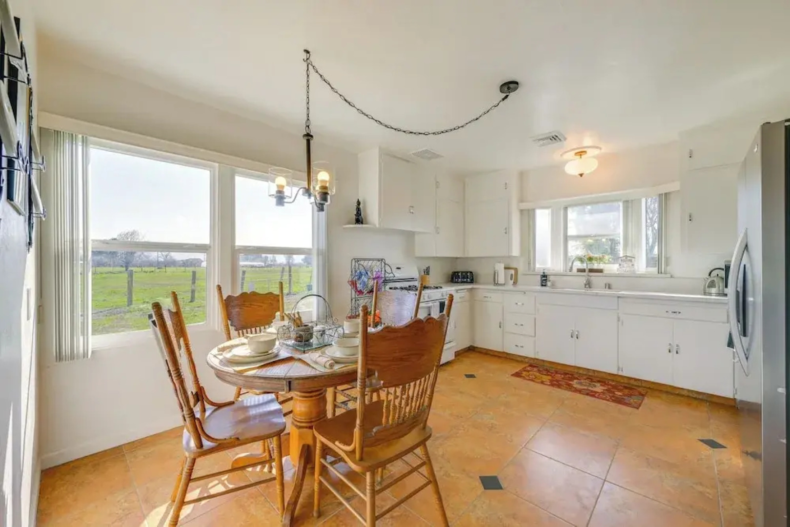 19 Mi to Sequoia Natl Park: Mtn-view Woodlake Gem