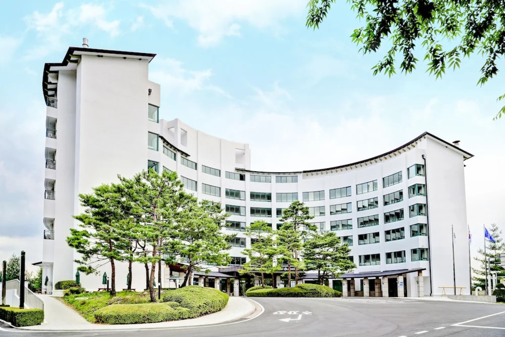 Cheongpung Resort Lake Hotel