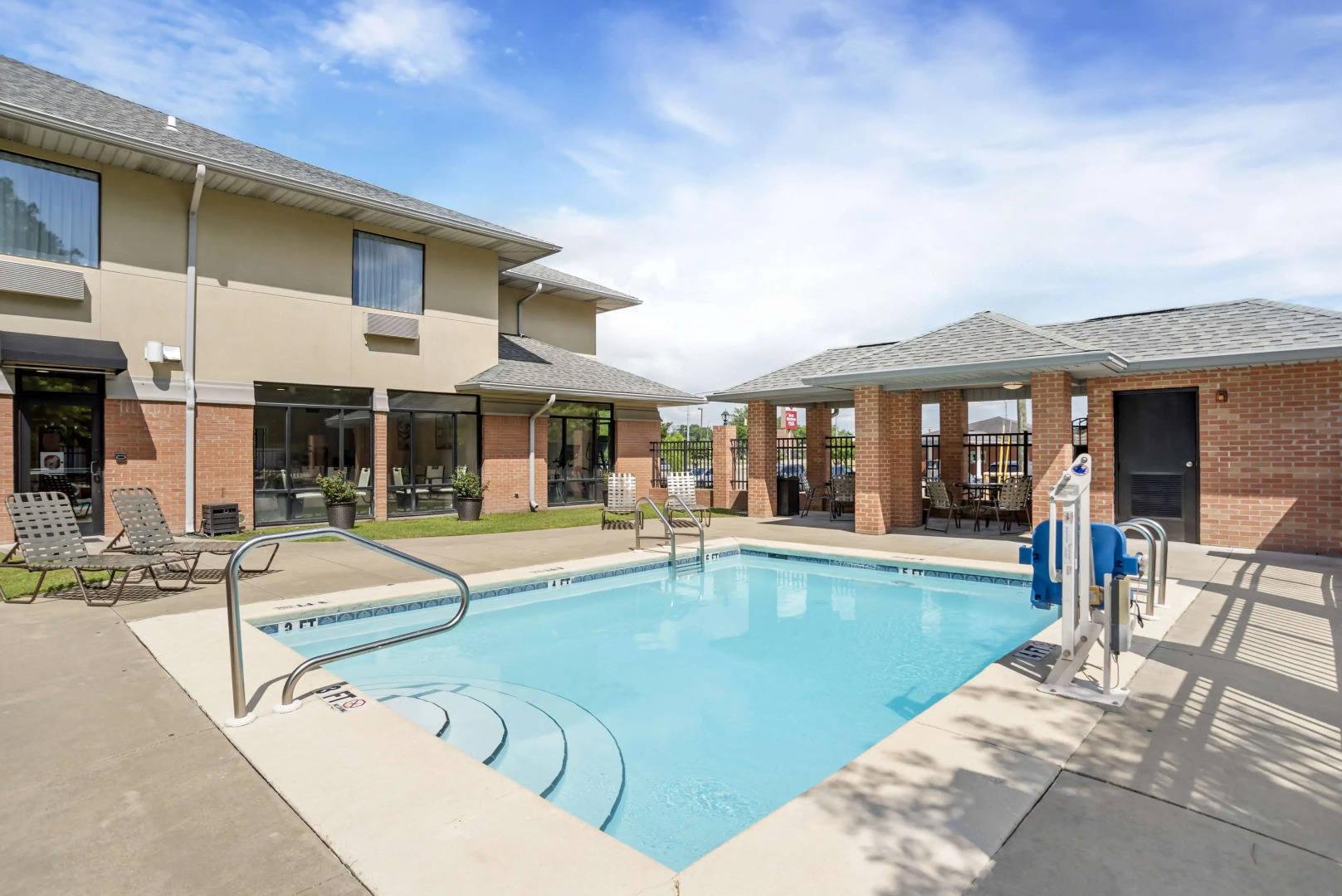 Best Western Plus Two Rivers Hotel & Suites