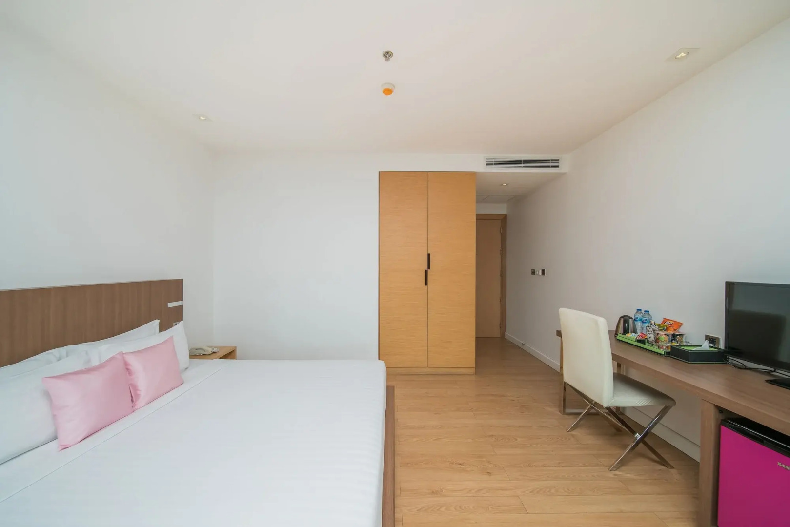 Seven Zea Chic Hotel