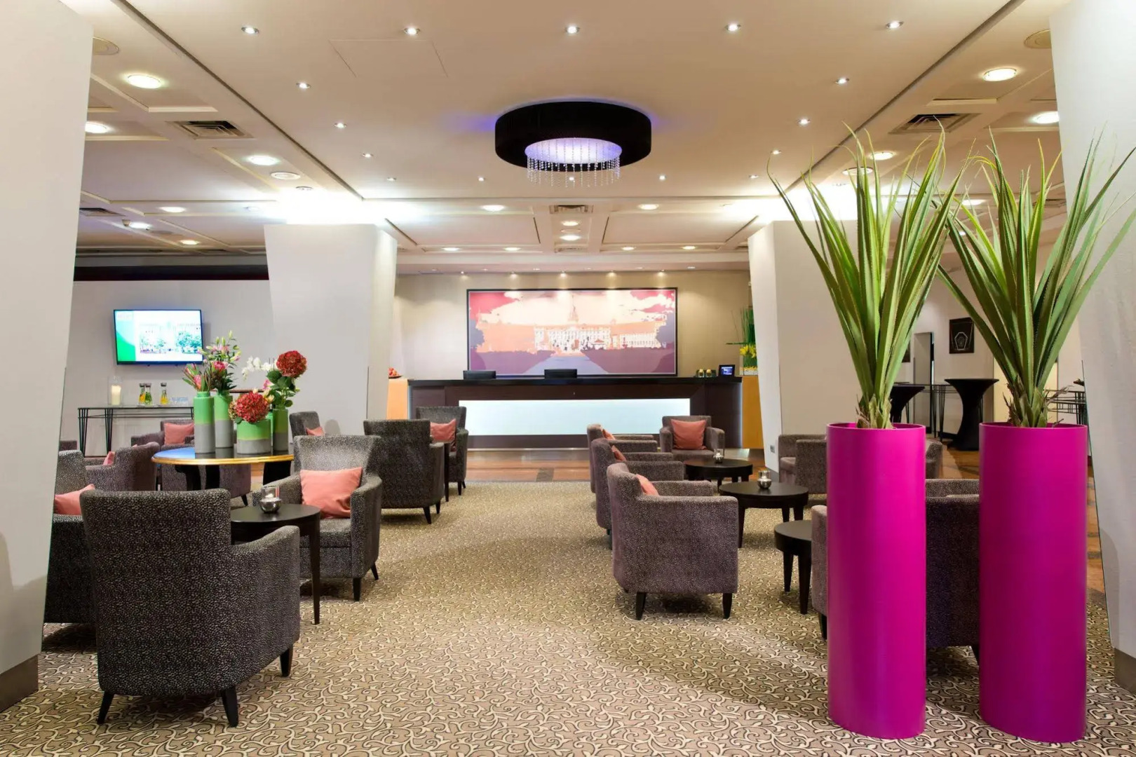 Отель The Q - Quadro City Hotel