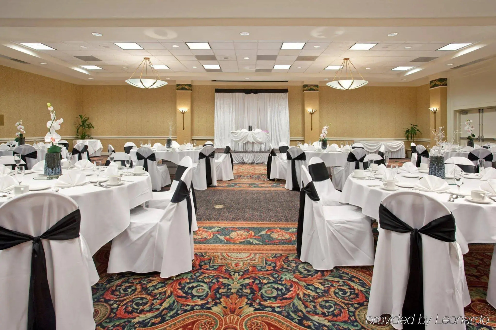 Holiday Inn Long Beach Airport Hotel and Conference Center by IHG
