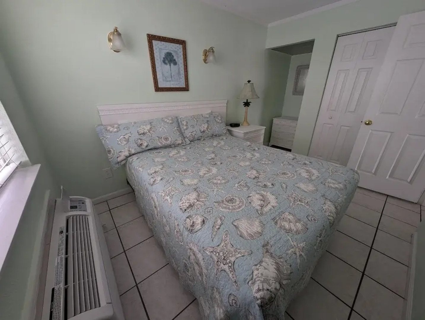 Traders Inn Beach Club