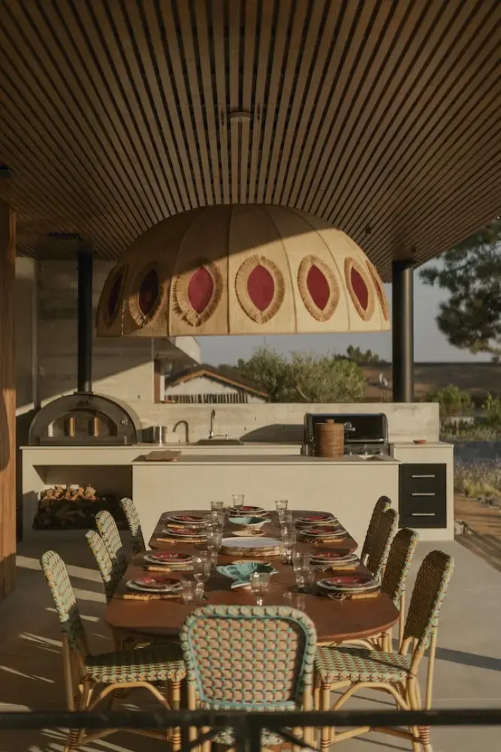 CL M Villa Retreat by Cadenzalux