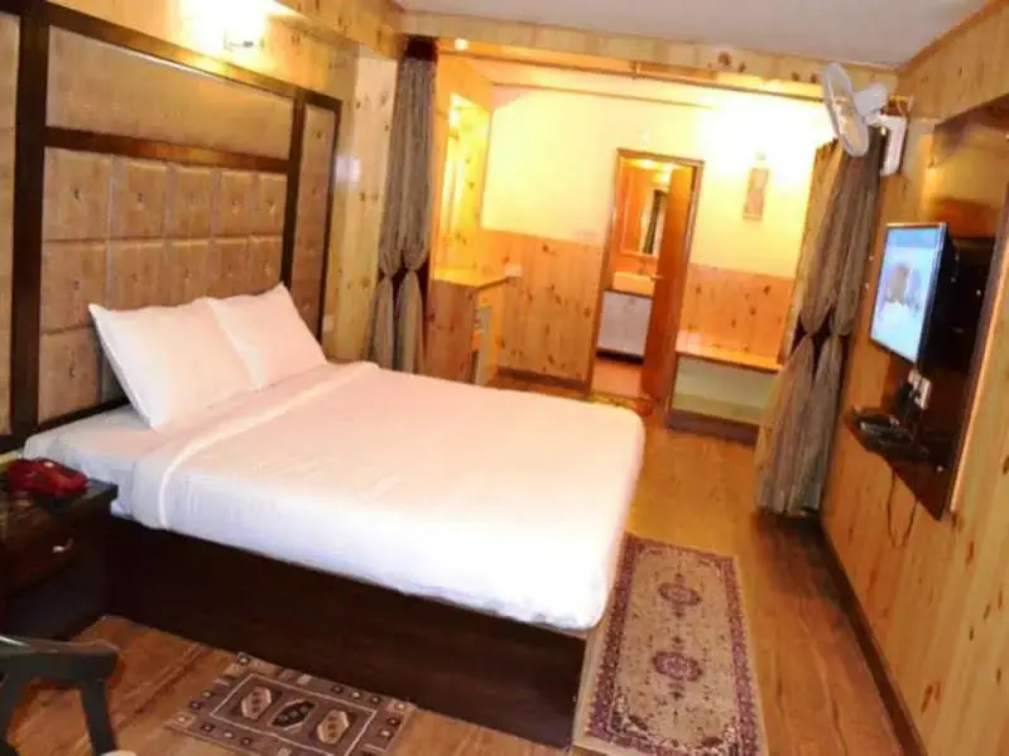 Woodrock Hotel Manali