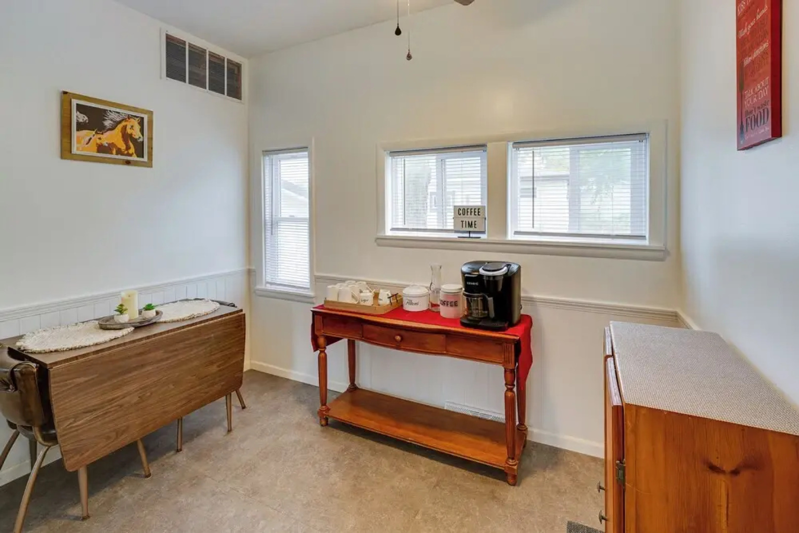 Cozy Hart Getaway w/ Fire Pit < 1 Mi to Lake!