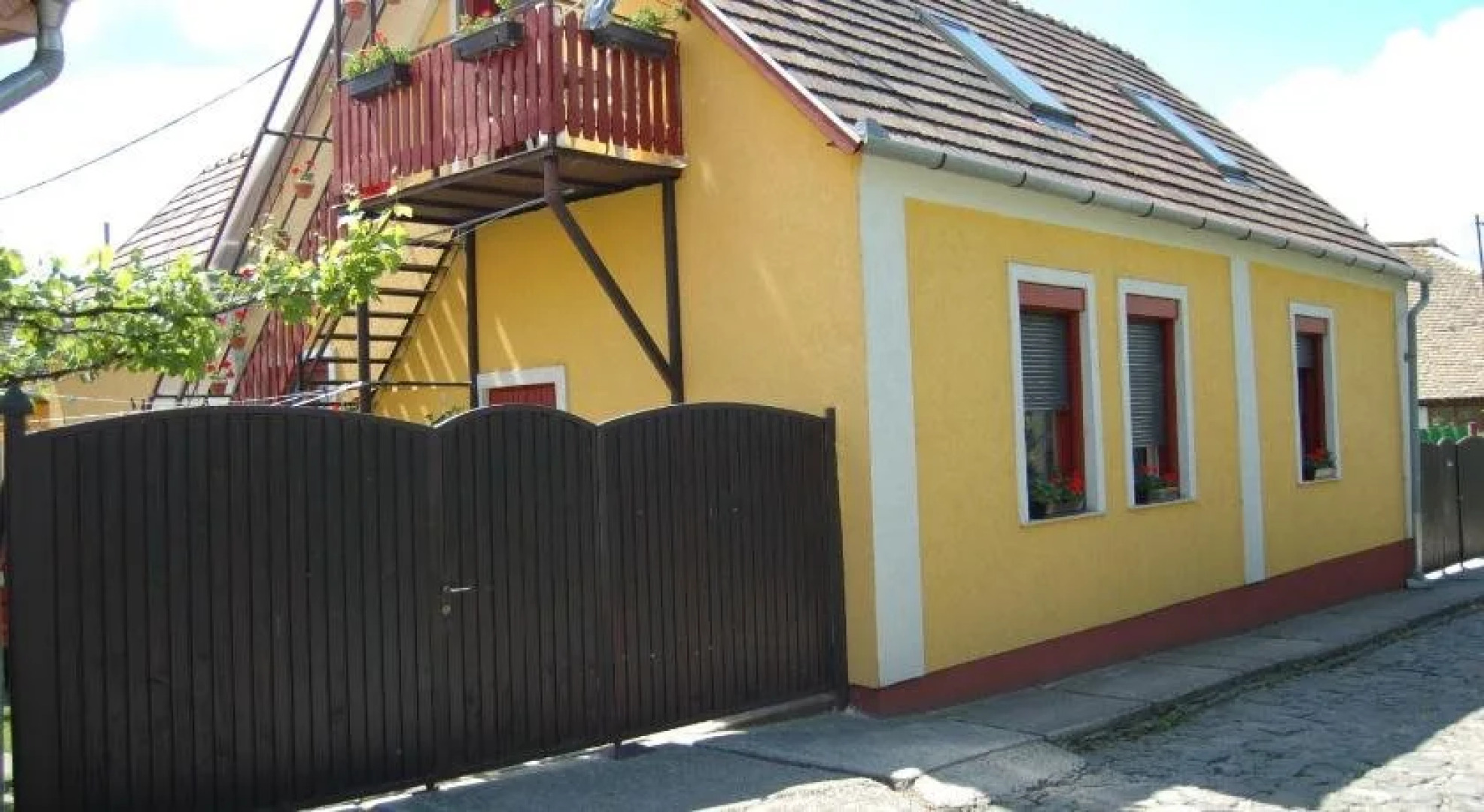 Zch Klra Utcai Apartman