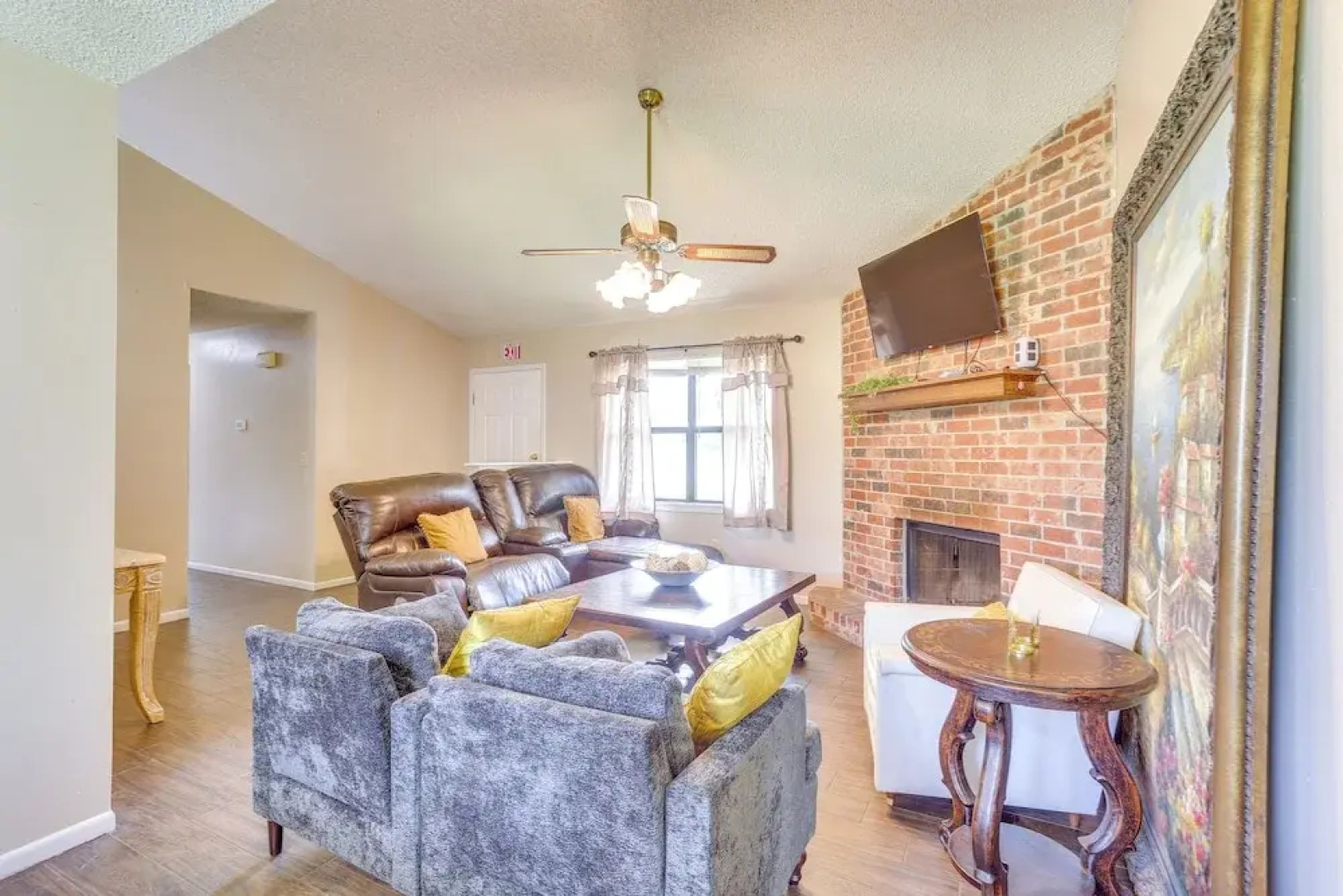 6 Mi to Ellen Trout Zoo: Family Home w/ Yard!