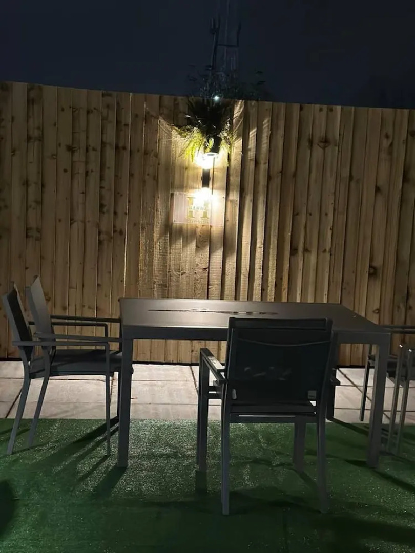 Immaculate 4-bed Detached House in Bootle