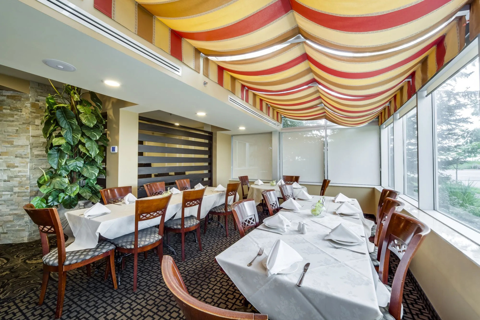 Monte Carlo Inn Vaughan Suites