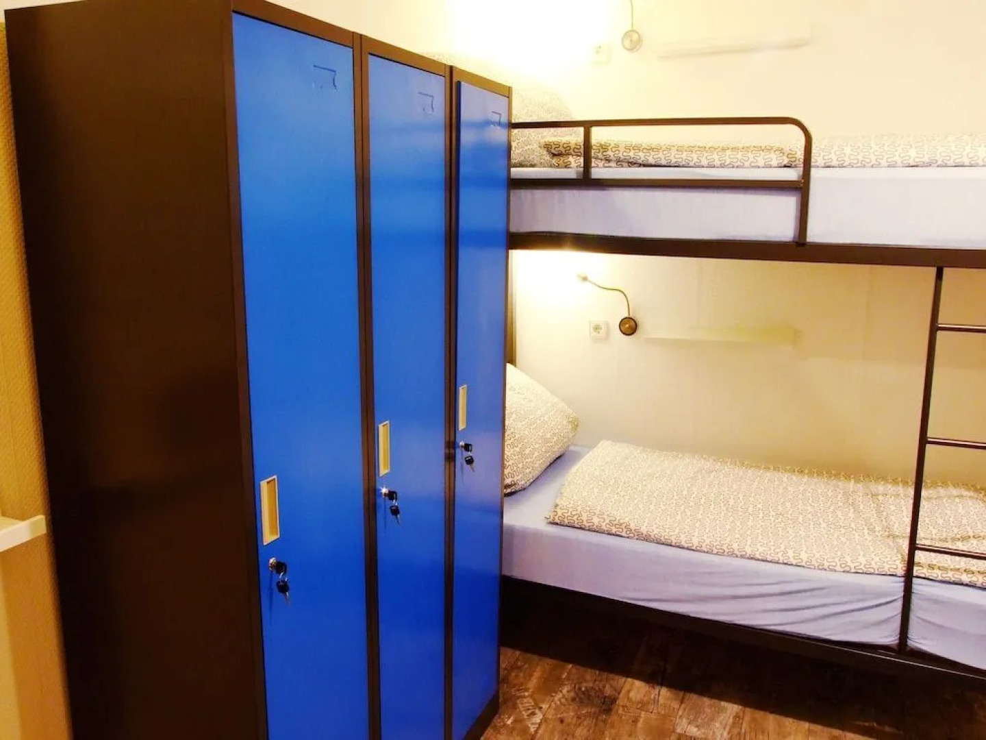 The Penny Pincher Inn - Hostel