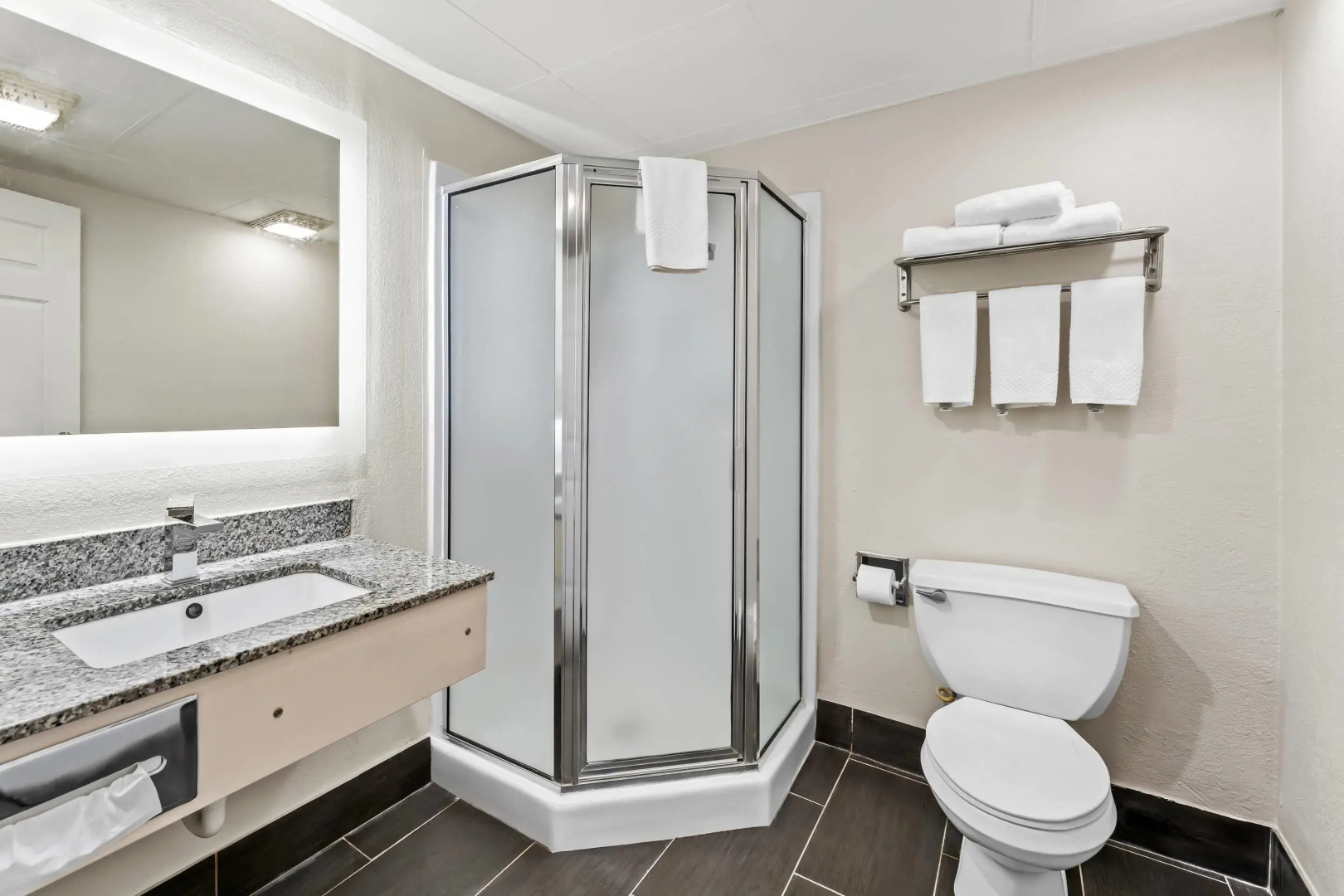 Quality Inn & Suites near Robins Air Force Base