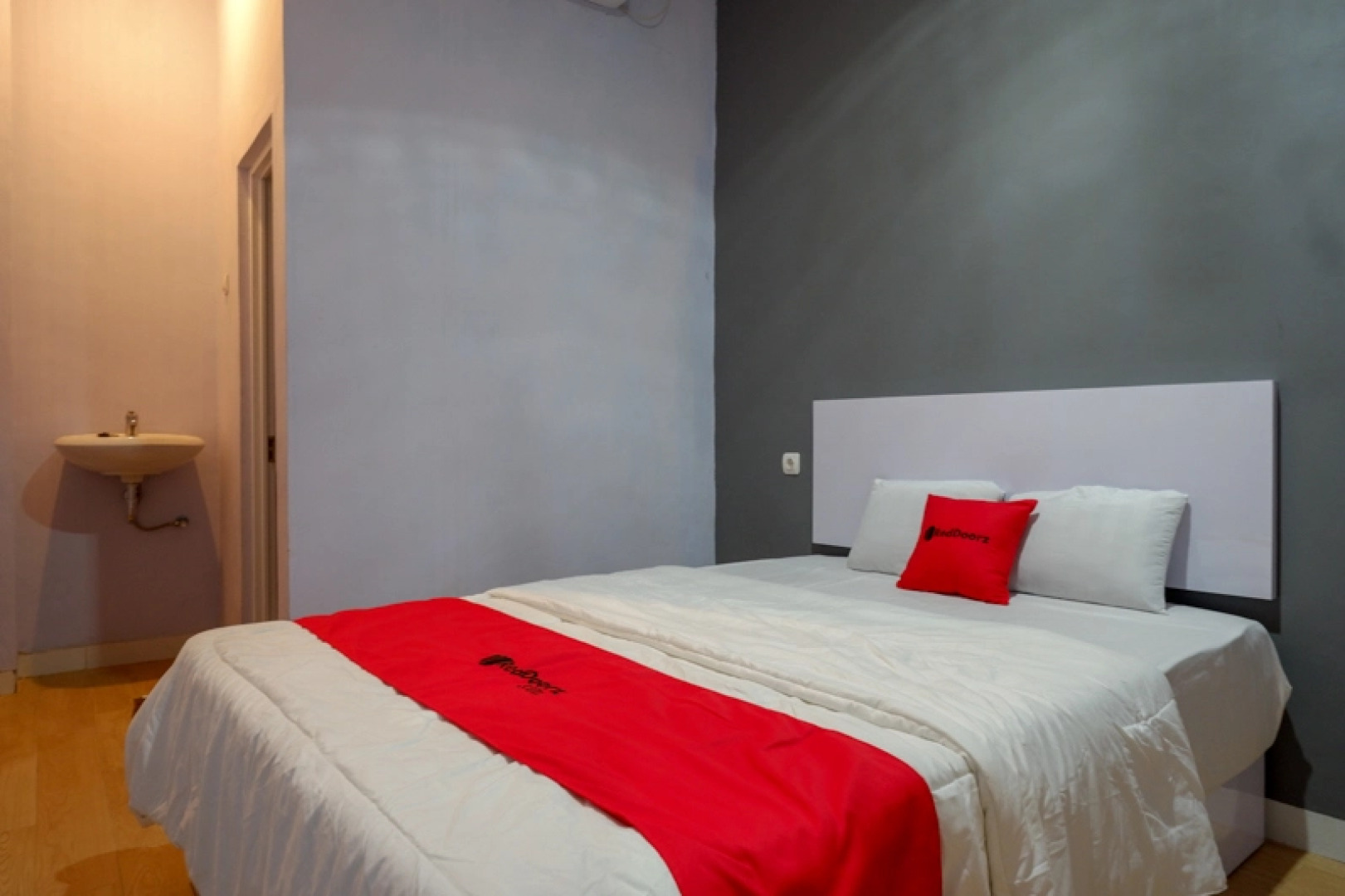 RedDoorz Syariah near Pasar Batang