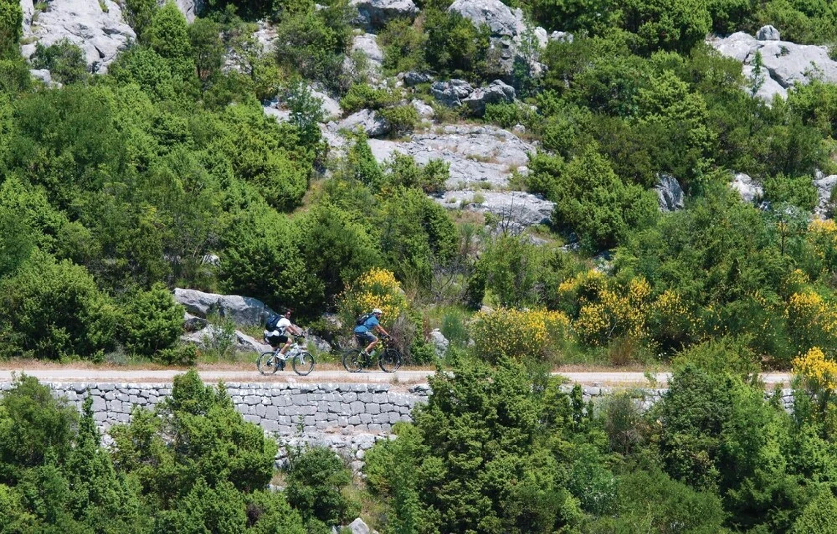 Amazing Home in Blato na Cetini With Wifi and 3 Bedrooms