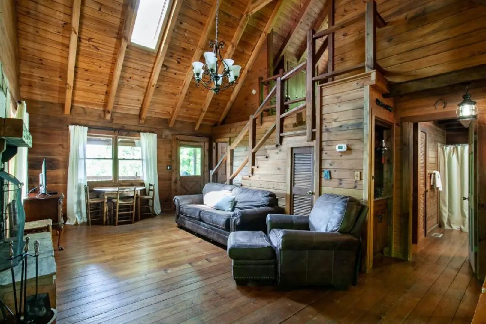 The Vision Mtn View Hot Tub Wood Fireplace