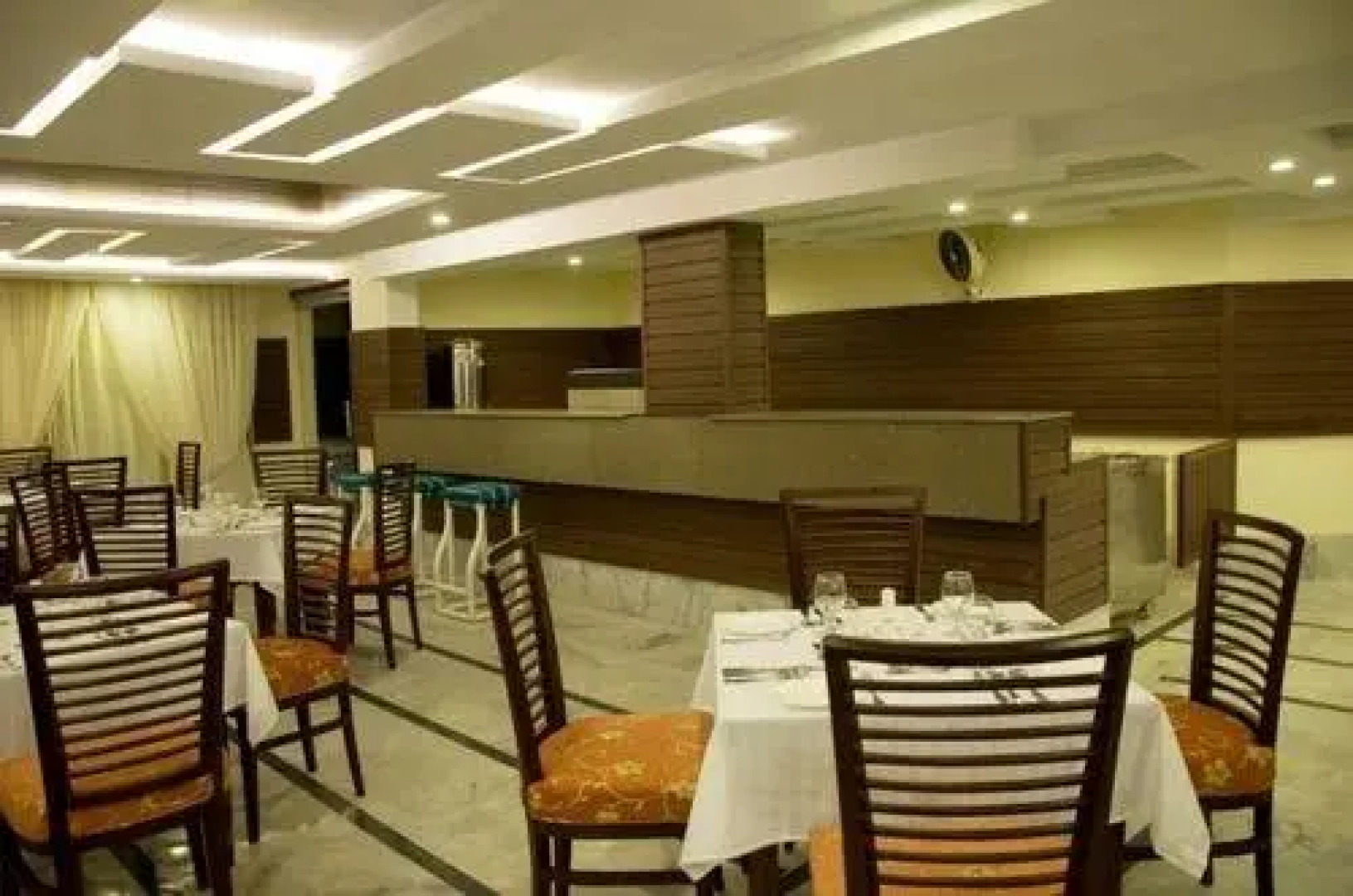 Chinar Family Resort