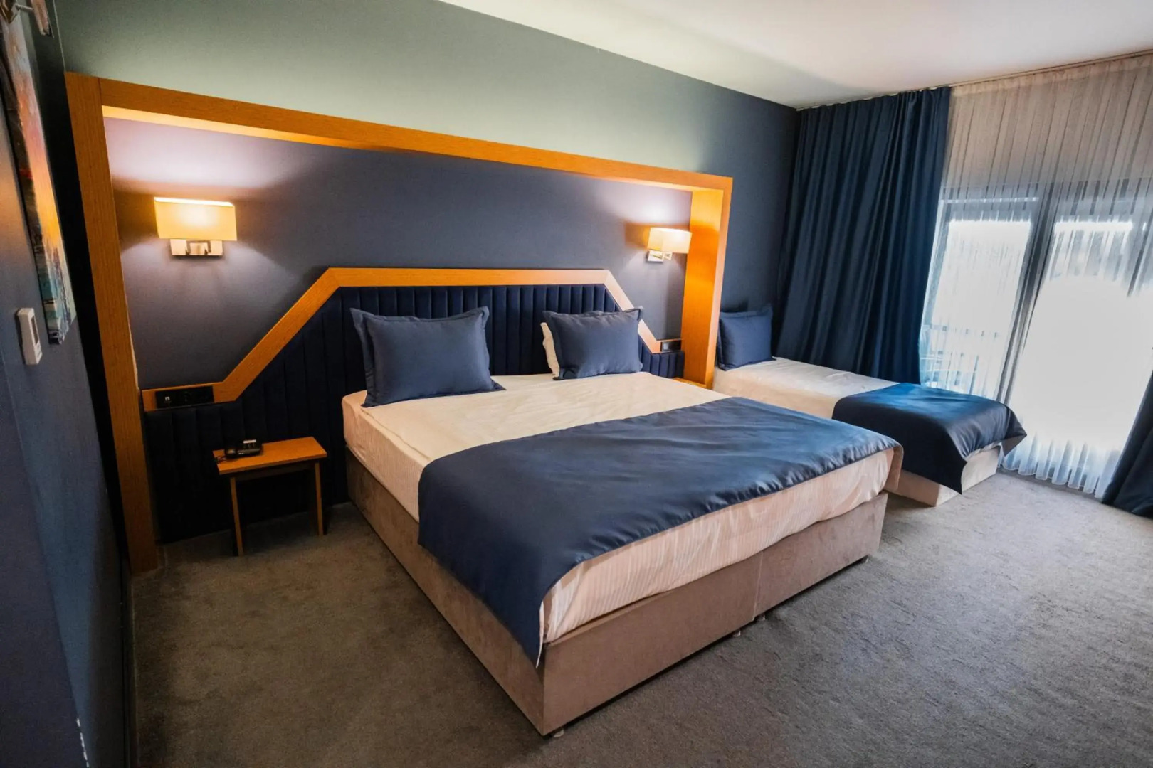 Roof 264 Hotel and Suites