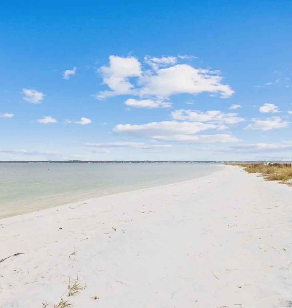 Sugar Beach Retreat 4 Bedroom Home by RedAwning