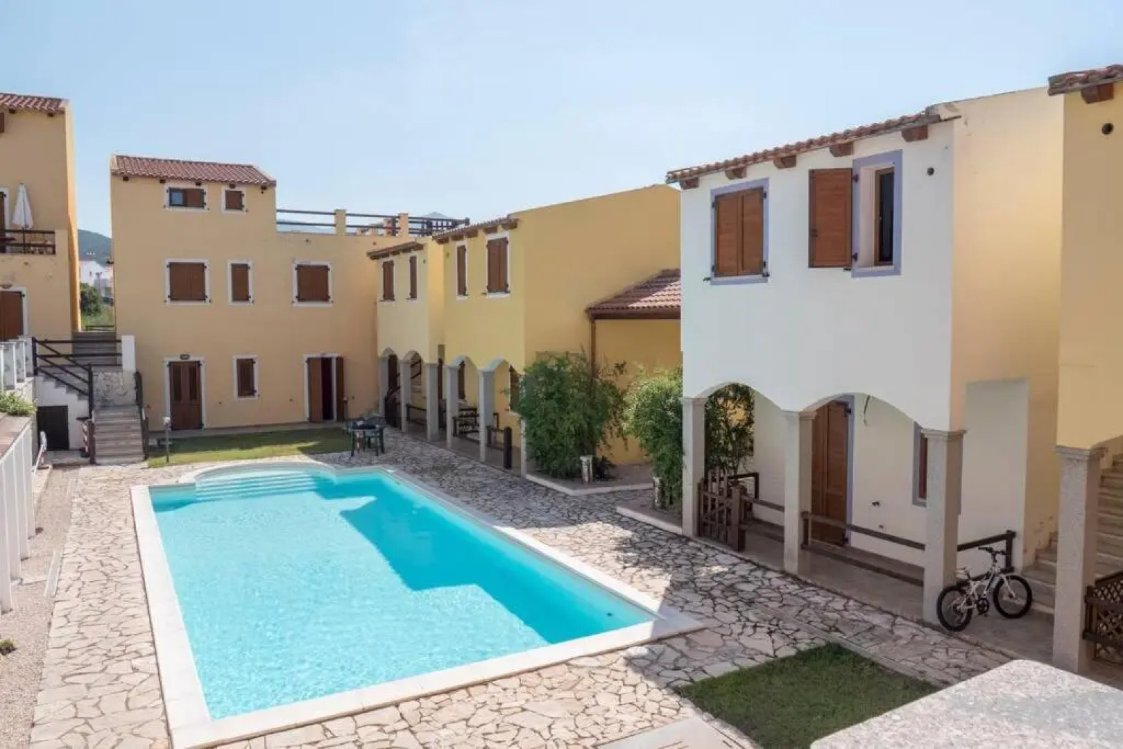 Appartamento con piscina comune.