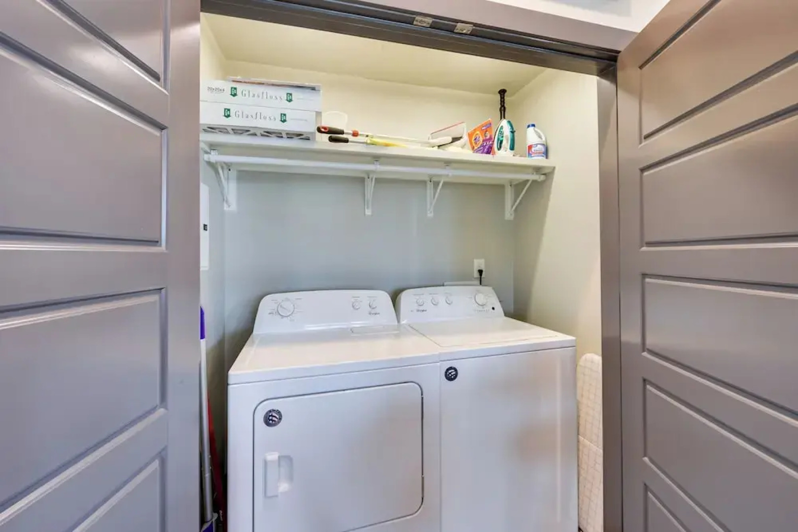 Lake Charles Retreat w/ Fireplace Near Casinos!