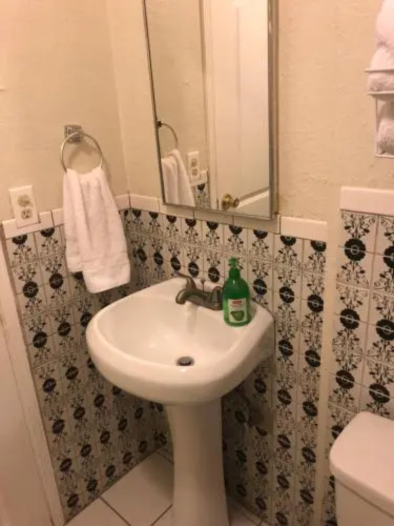 Nice 2 Bedroom in Burbank