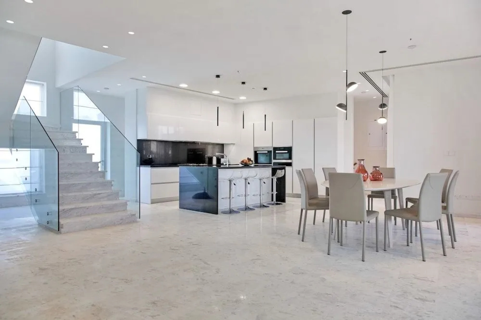 Sea Pearl Beachfront Elite Residences