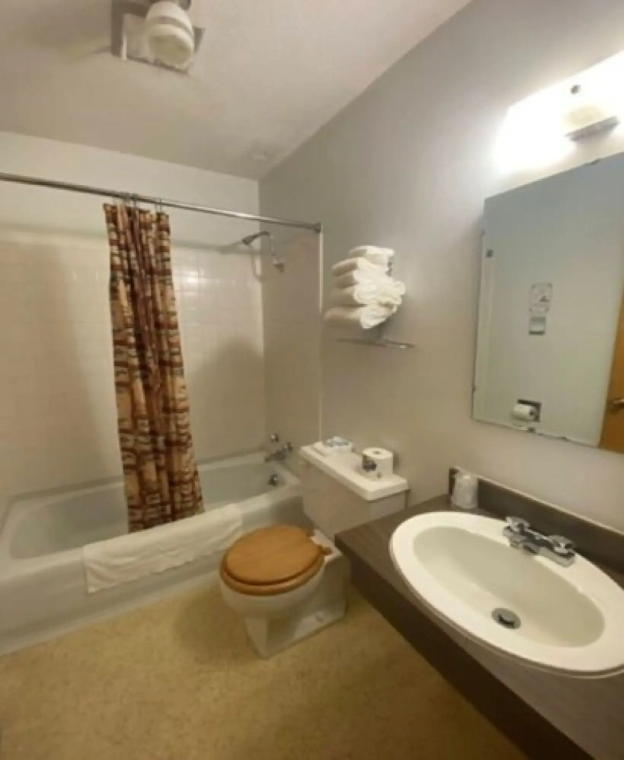 Love Hotels Voyageur by OYO at International Falls MN