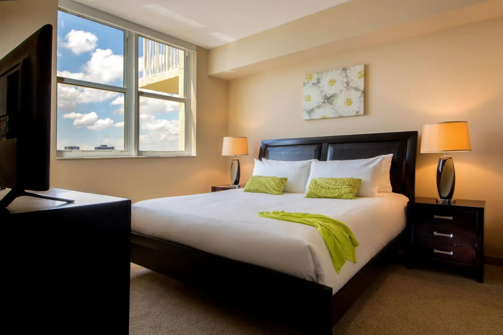 Mare Azur Miami Luxury Apartments by Grand Bay