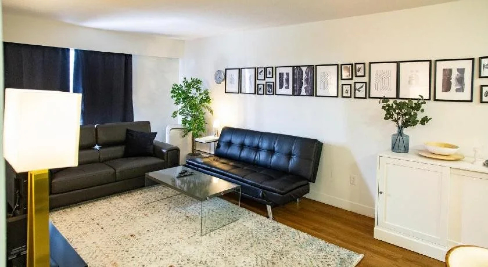 Pelicanstay in Burnaby Lake