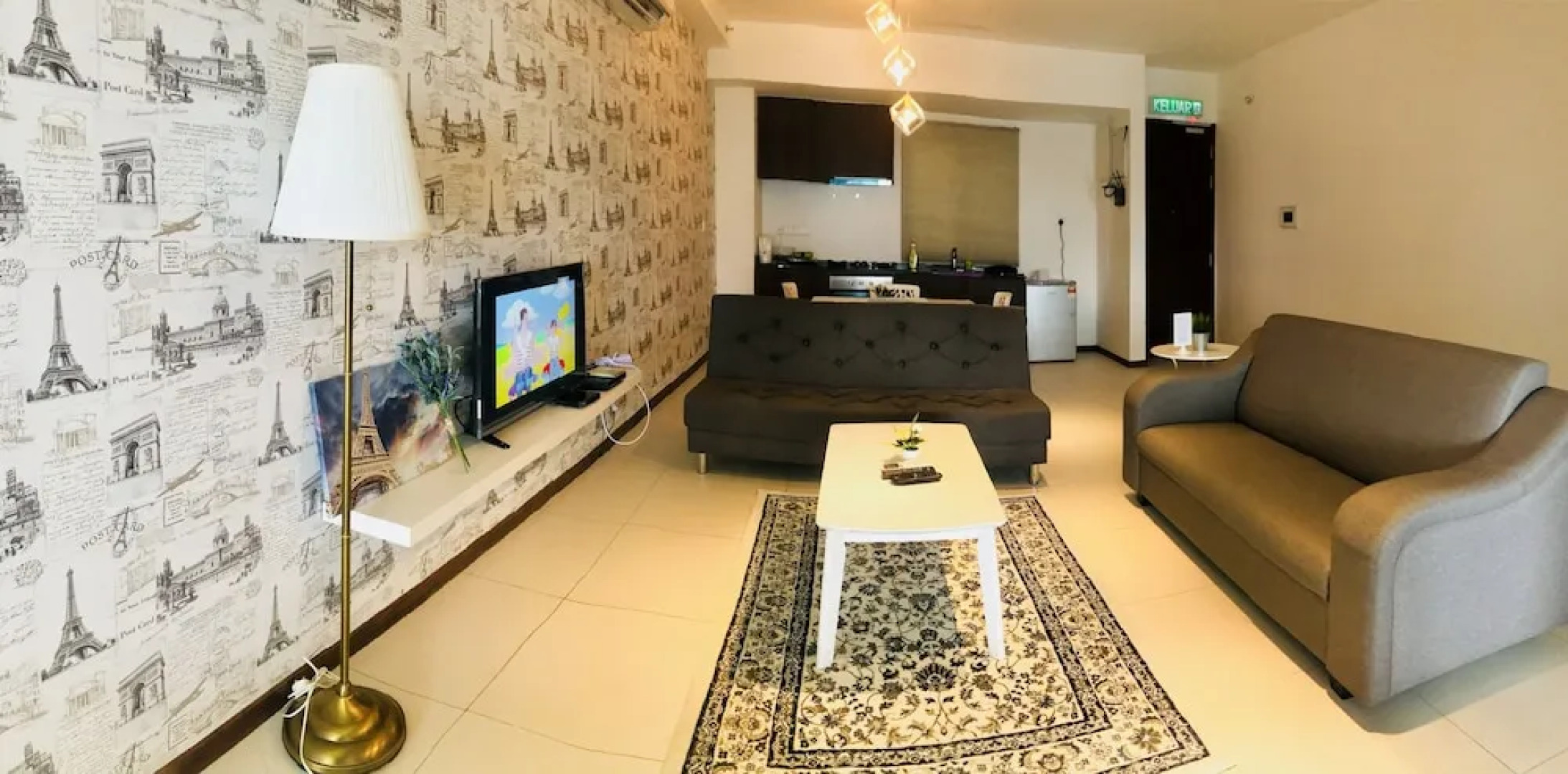 Romantic Mansion at The Landmark