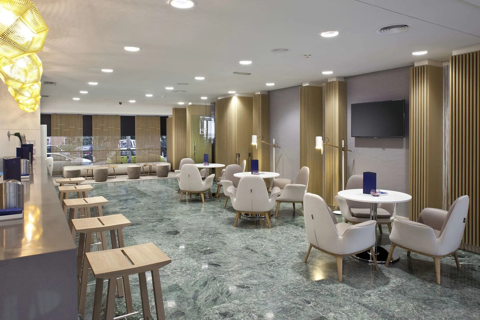 Отель NH Madrid Ventas