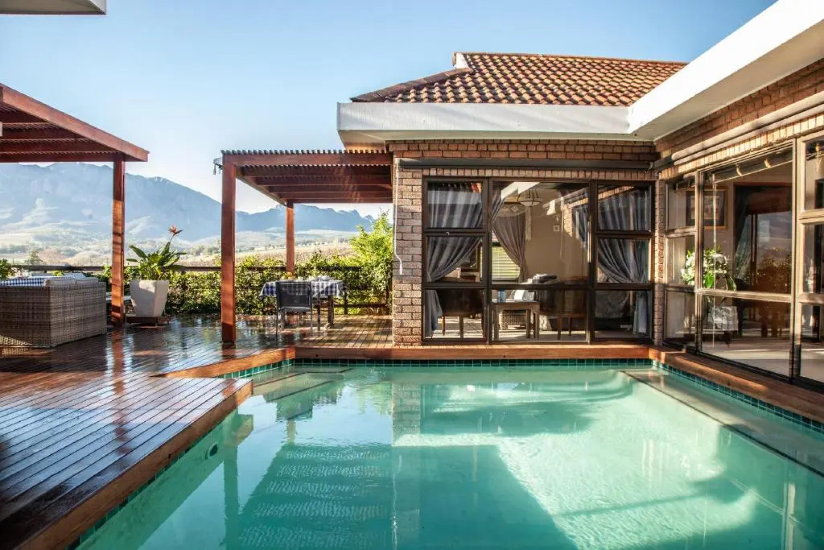 Wellington Country House