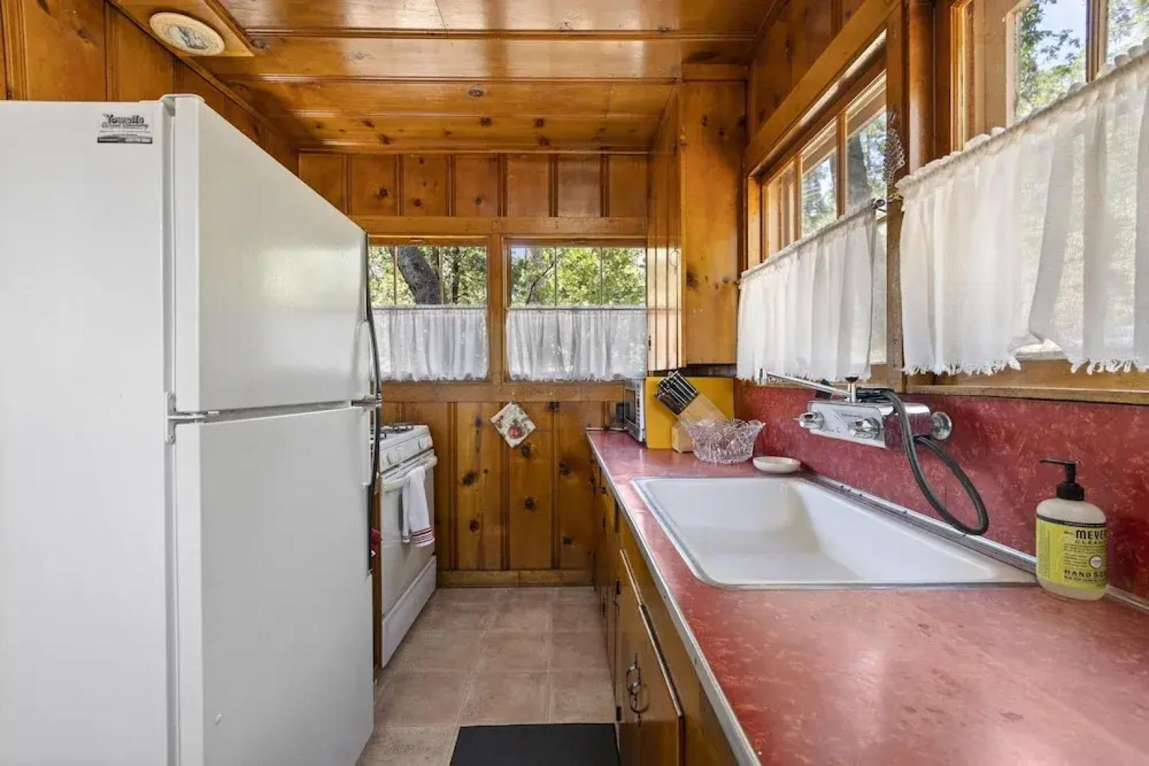 The Nest 4 Bedroom Cabin by Redawning