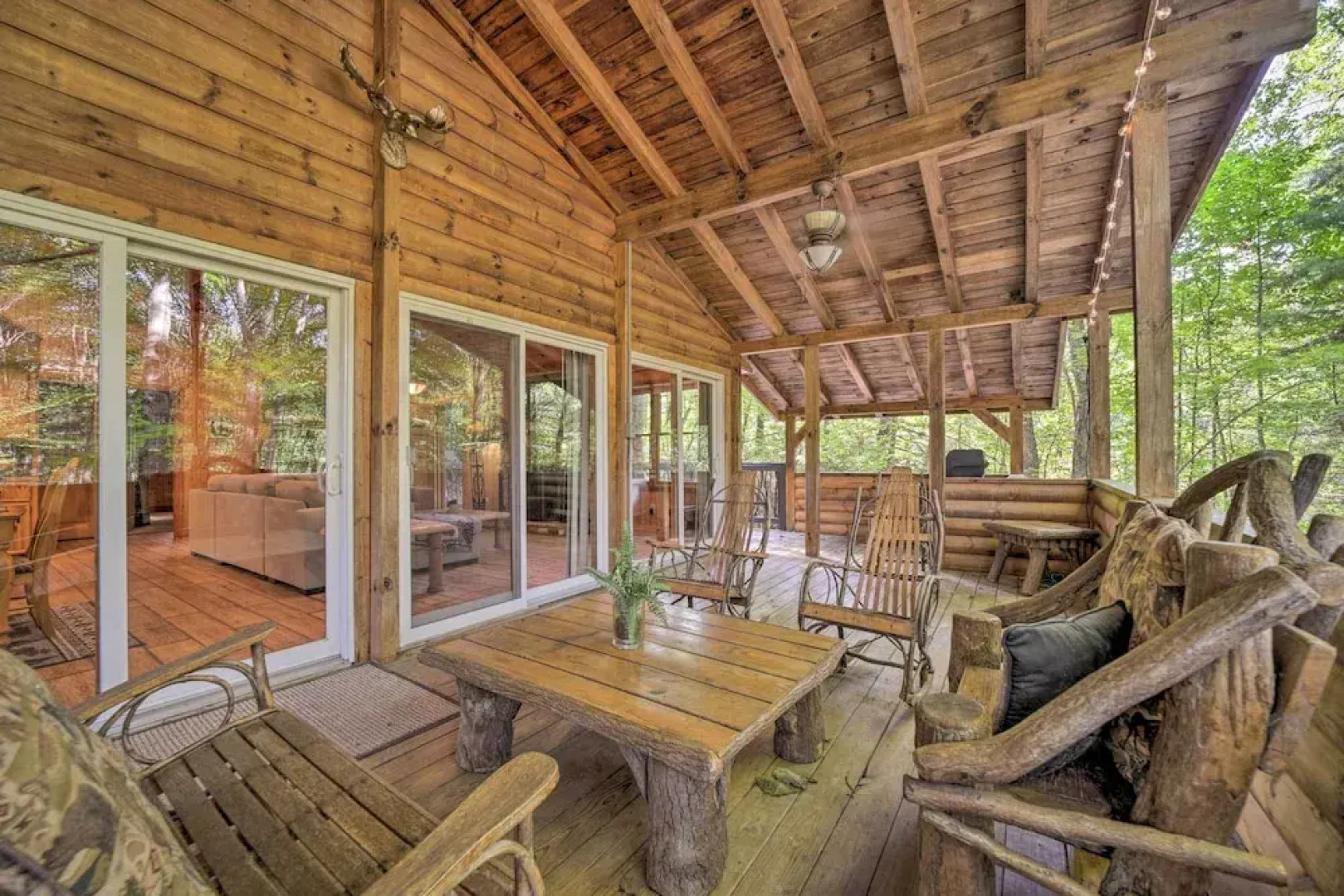 Fire Pit & Grill: Cozy Cabin in Lake Toxaway!