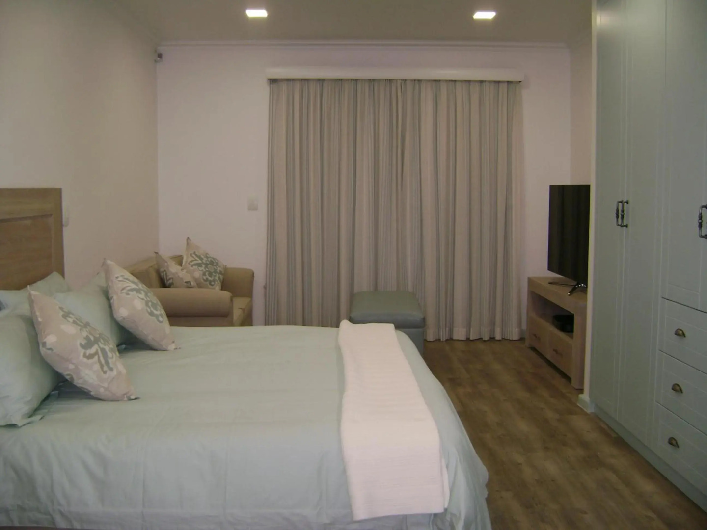 Beautiful Cottage Fantastic Beach