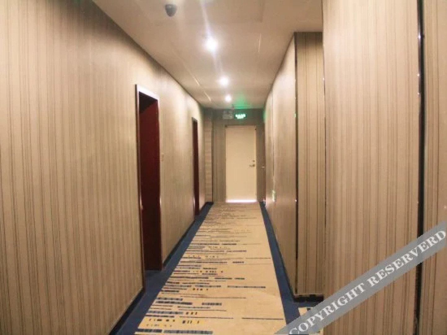 Yixuanju Business Hotel