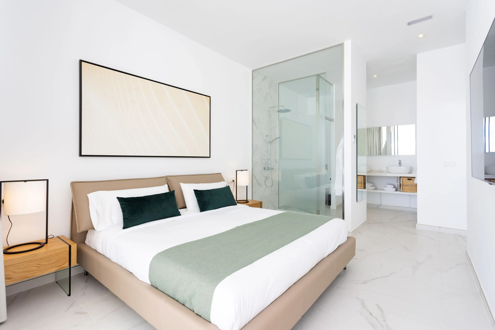 Crystal I Luxury Apartments