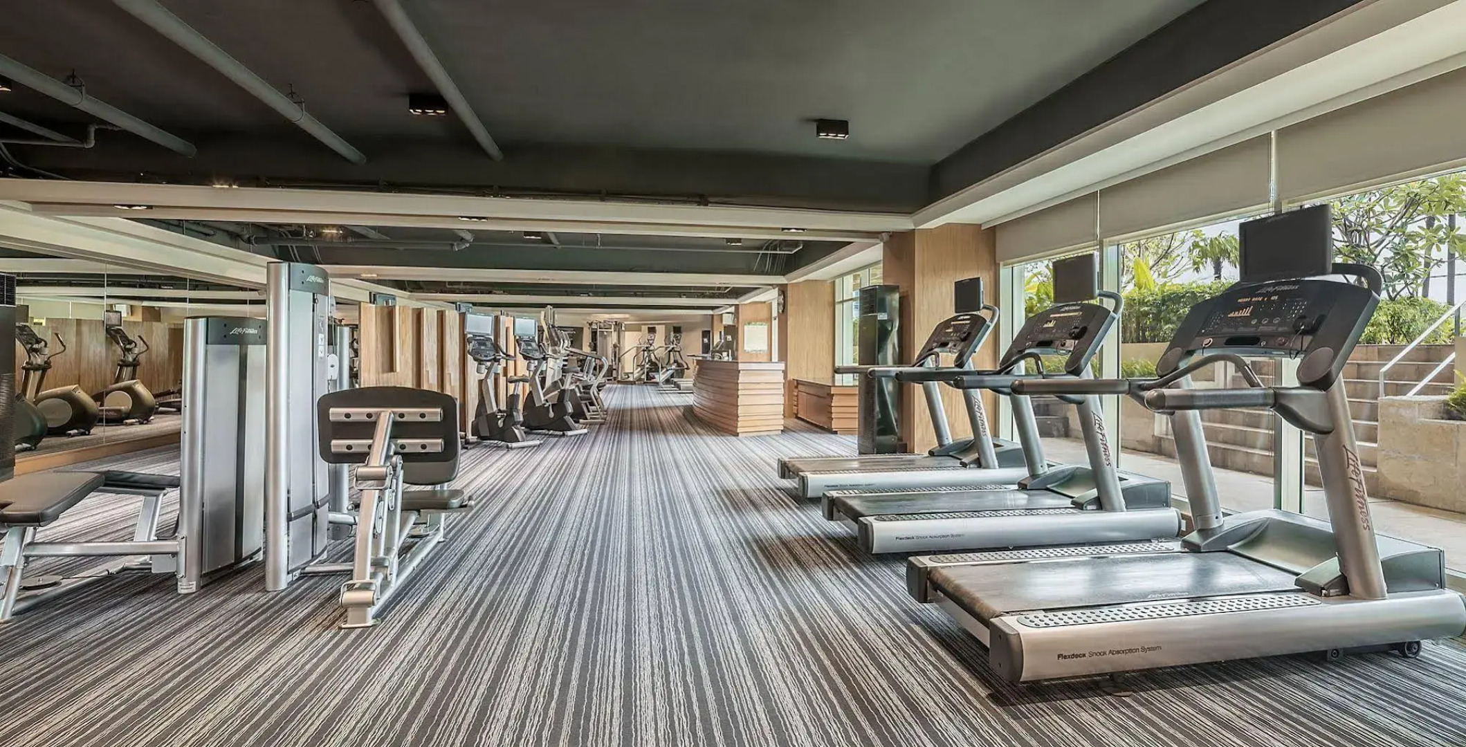 树林阿鲁加酒店(Aruga at The Grove)