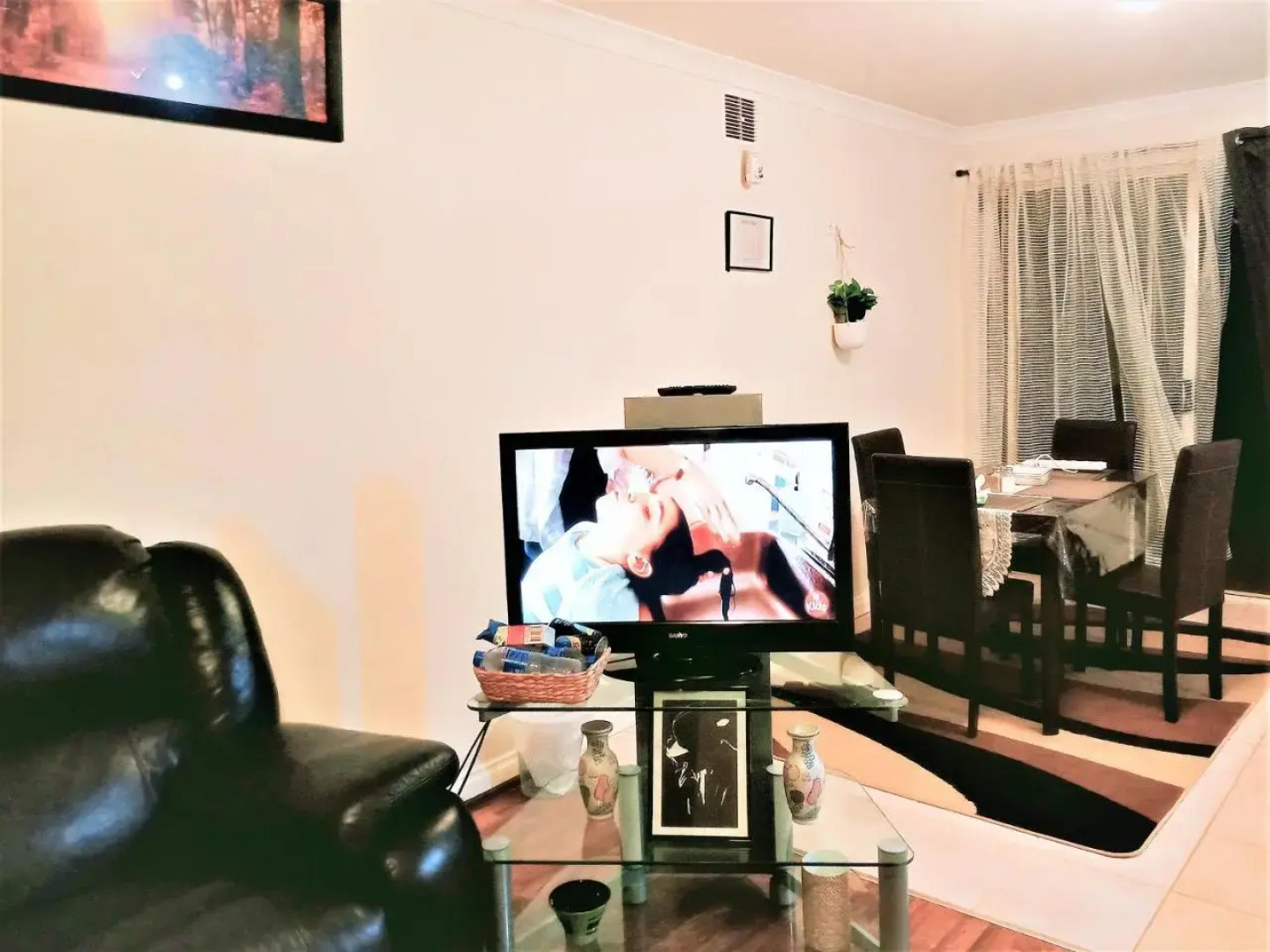 2BR luxury house close to CBD