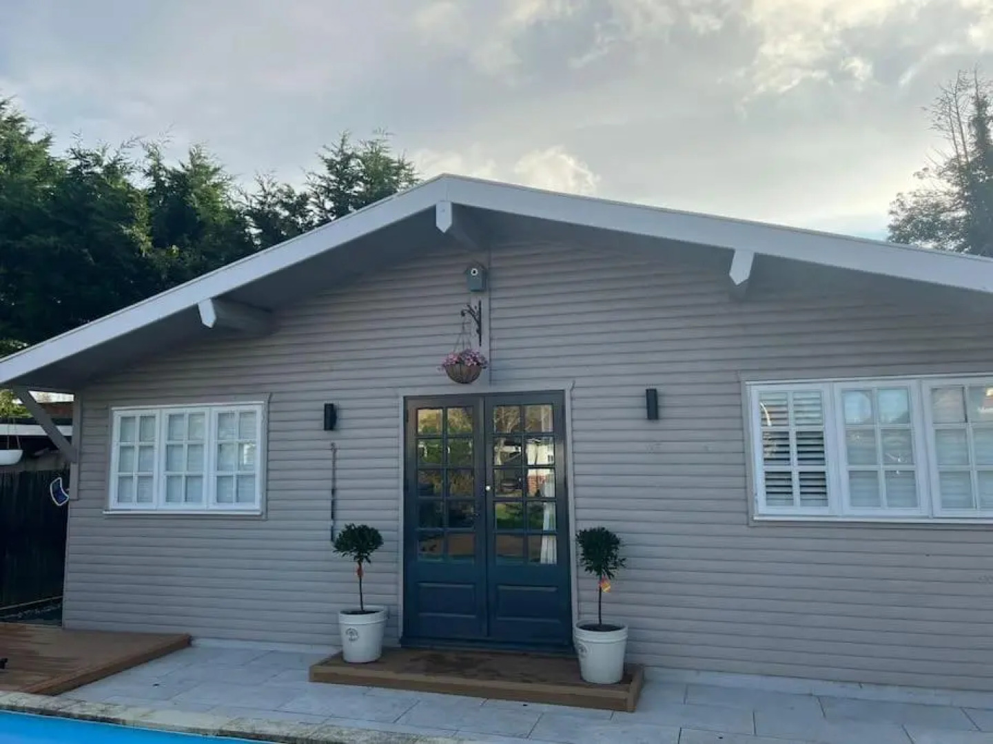 Unique One Bedroom Guest House with Free Parking