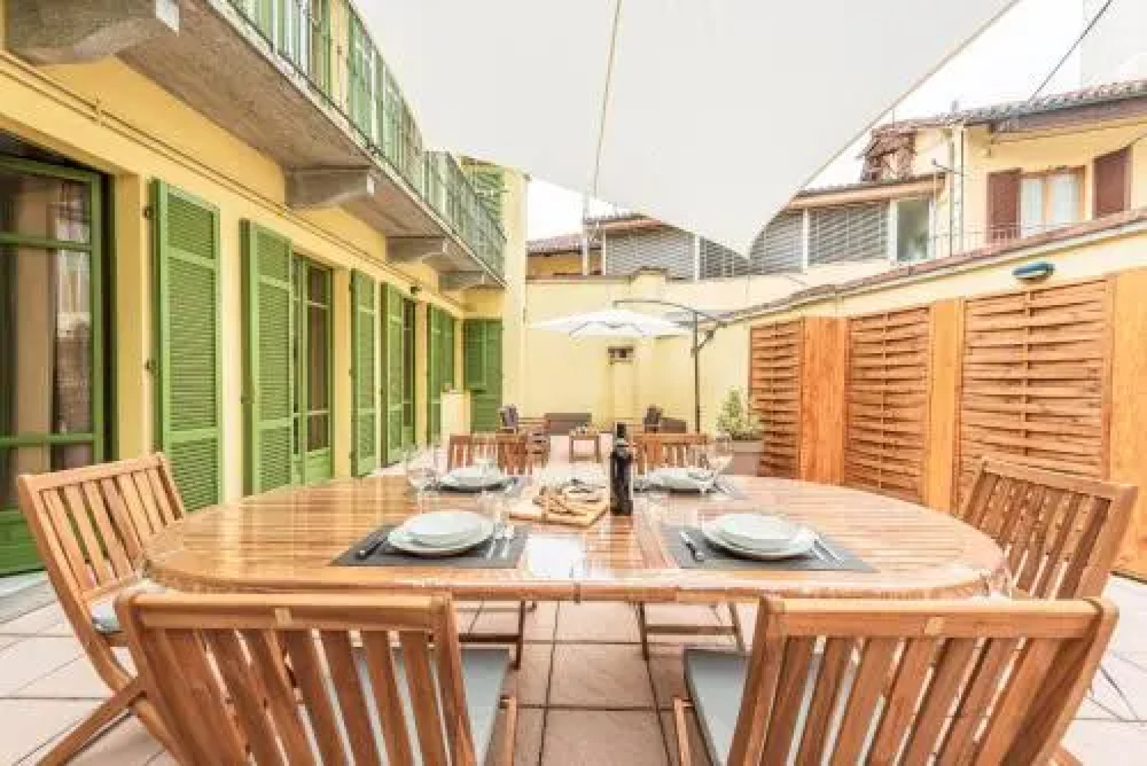 Il terrazzo e l'appartamento diVino