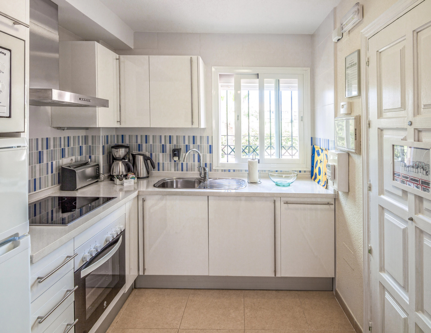 Отель Los Amigos Beach Club