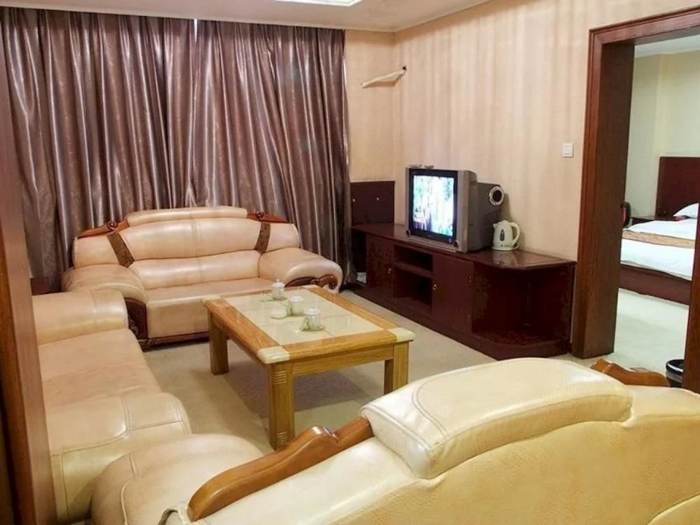 Jiaozuo Yu Lun Hotel