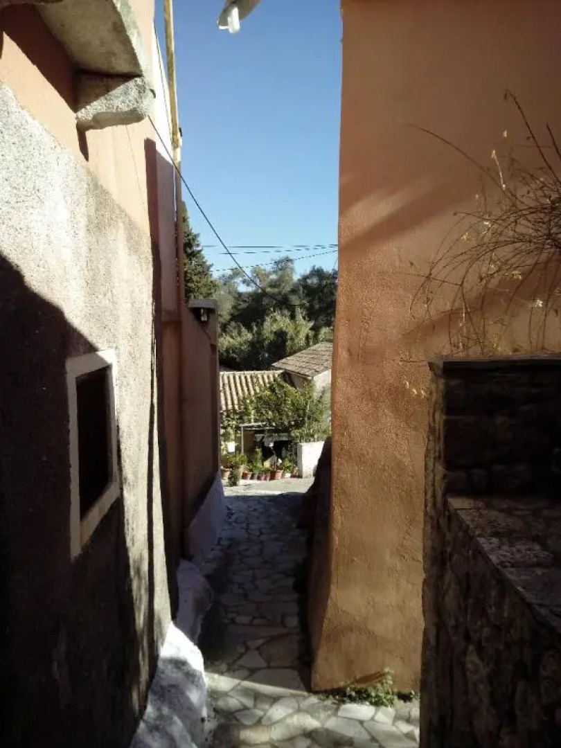 Michalis' House at Kouramades