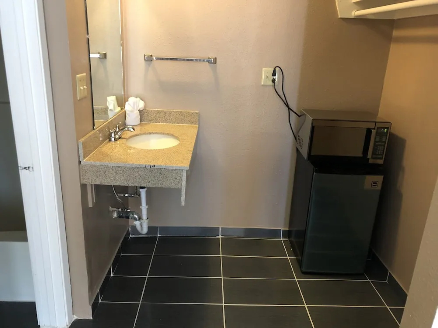 National 9 Inn Tonopah