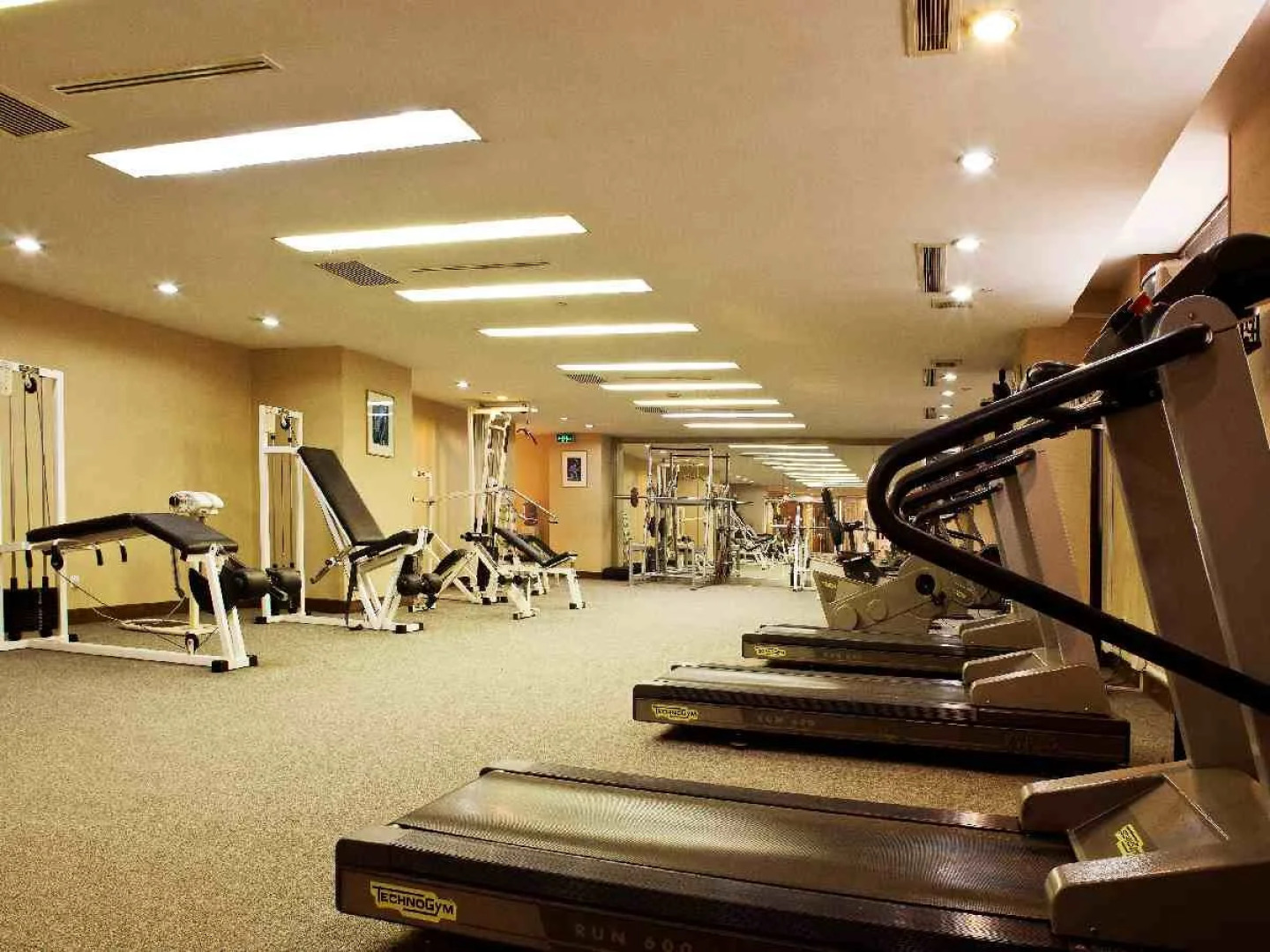 Yun-Zen Jinling World Trade Plaza Hotel